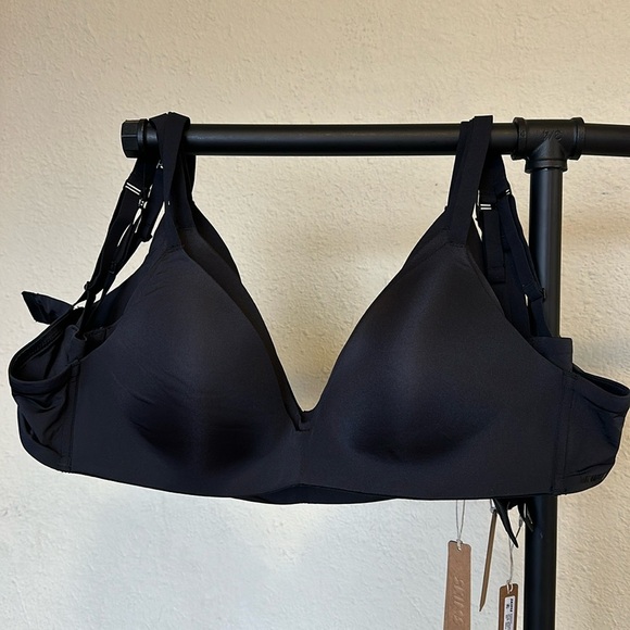 SKIMS WIRELESS FORM PUSH UP BRA COLOR ONYX NWT size 42DDDD - Picture 4 of 10